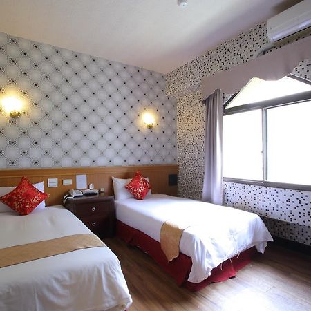 Chiayi Crown Hotel מראה חיצוני תמונה