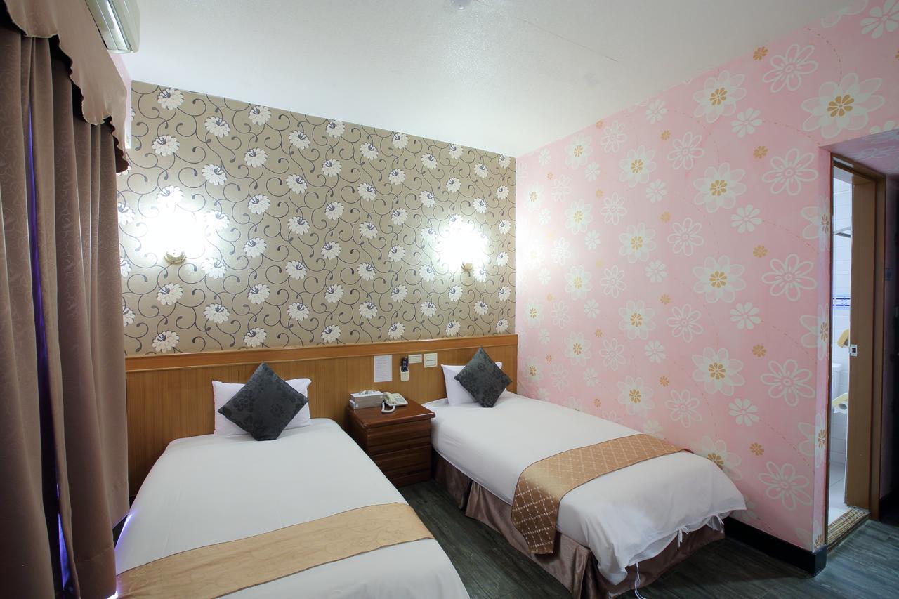 Chiayi Crown Hotel מראה חיצוני תמונה