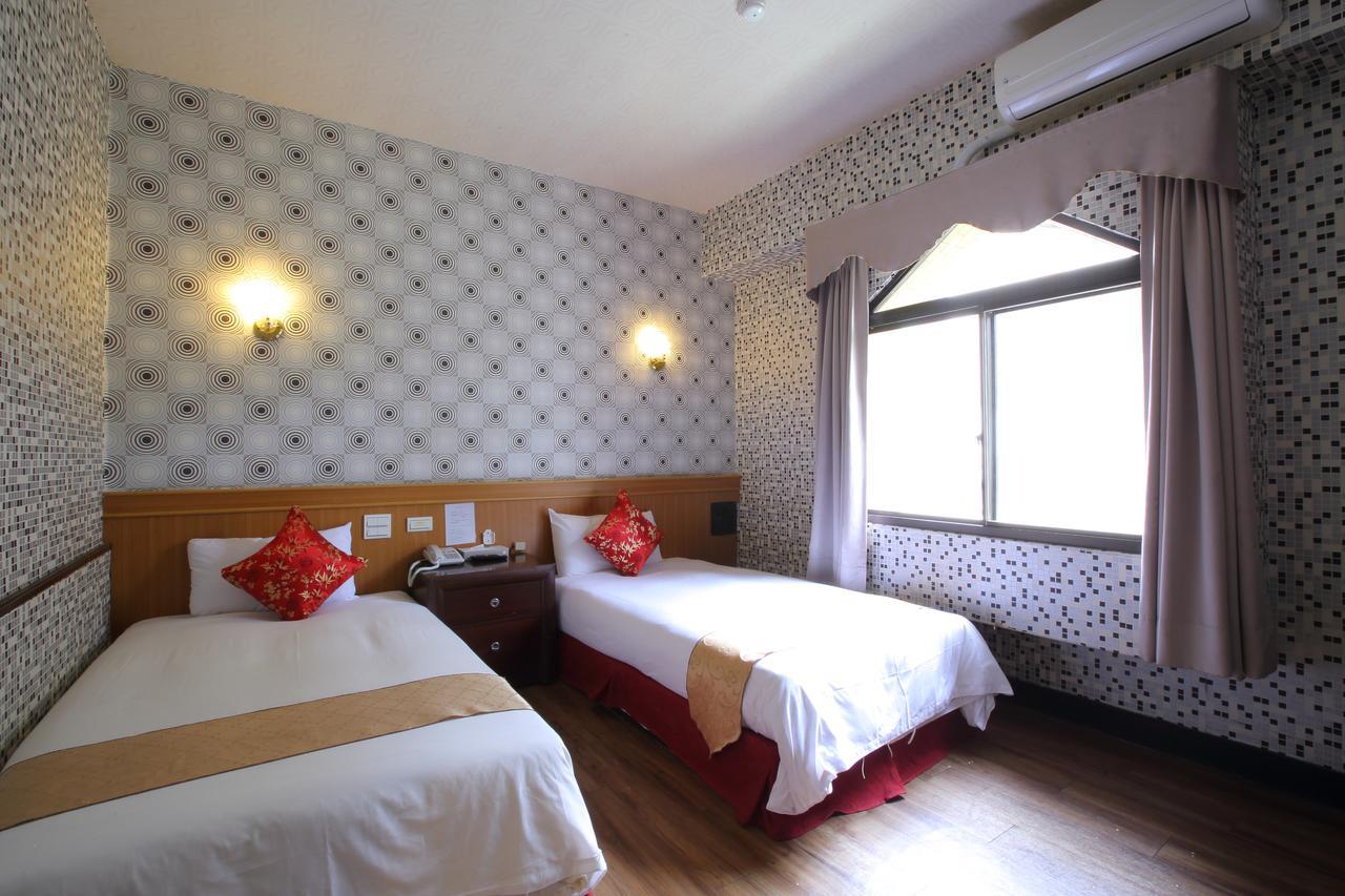 Chiayi Crown Hotel מראה חיצוני תמונה