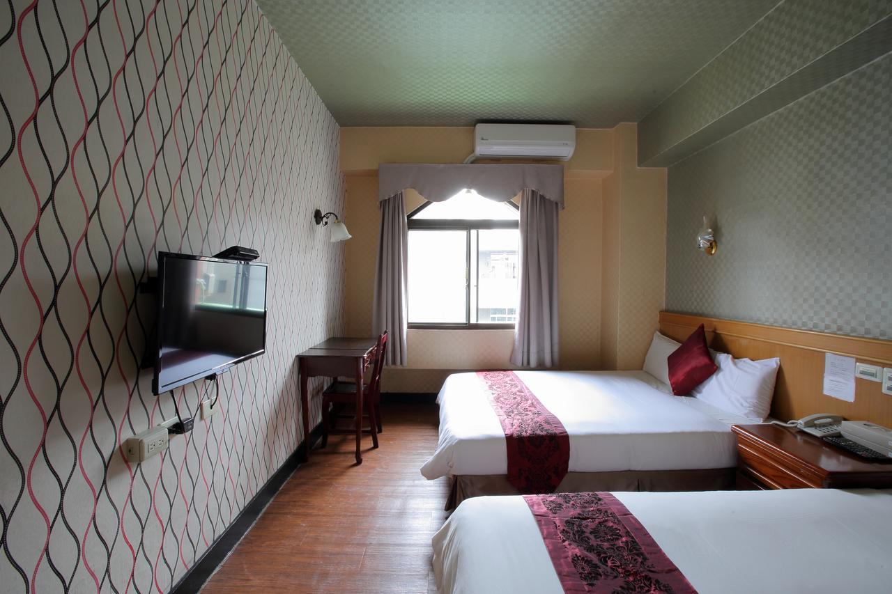 Chiayi Crown Hotel מראה חיצוני תמונה