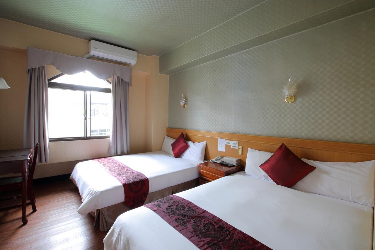 Chiayi Crown Hotel מראה חיצוני תמונה