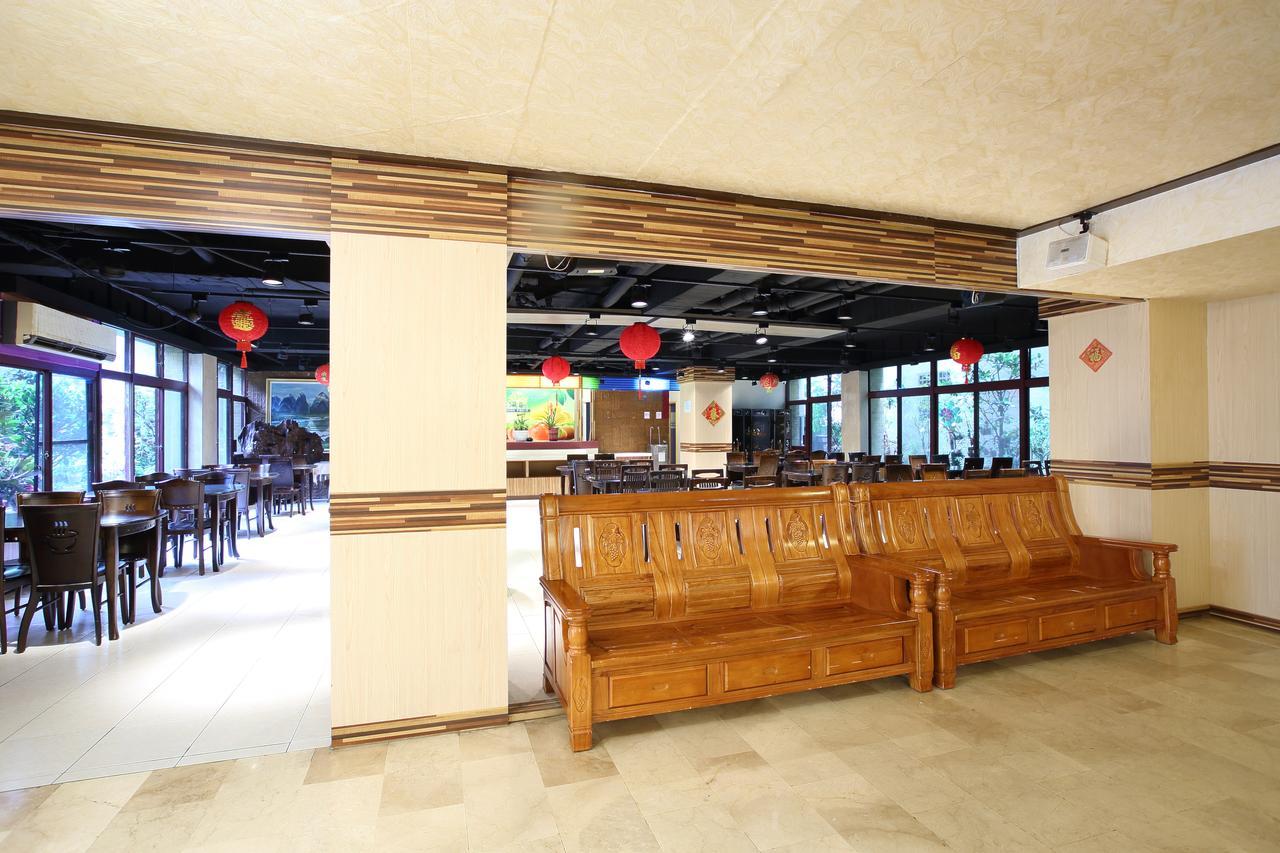 Chiayi Crown Hotel מראה חיצוני תמונה