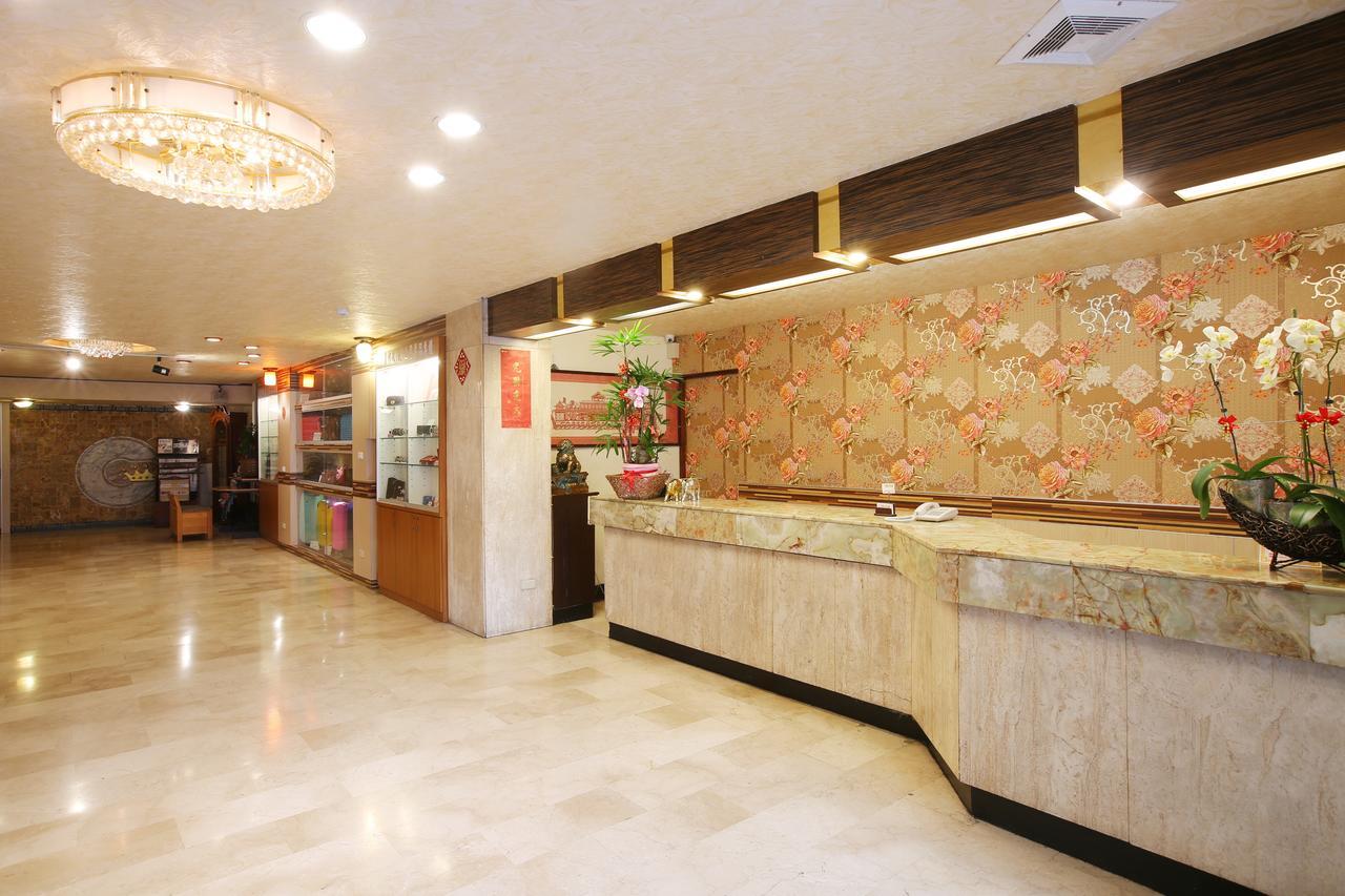 Chiayi Crown Hotel מראה חיצוני תמונה