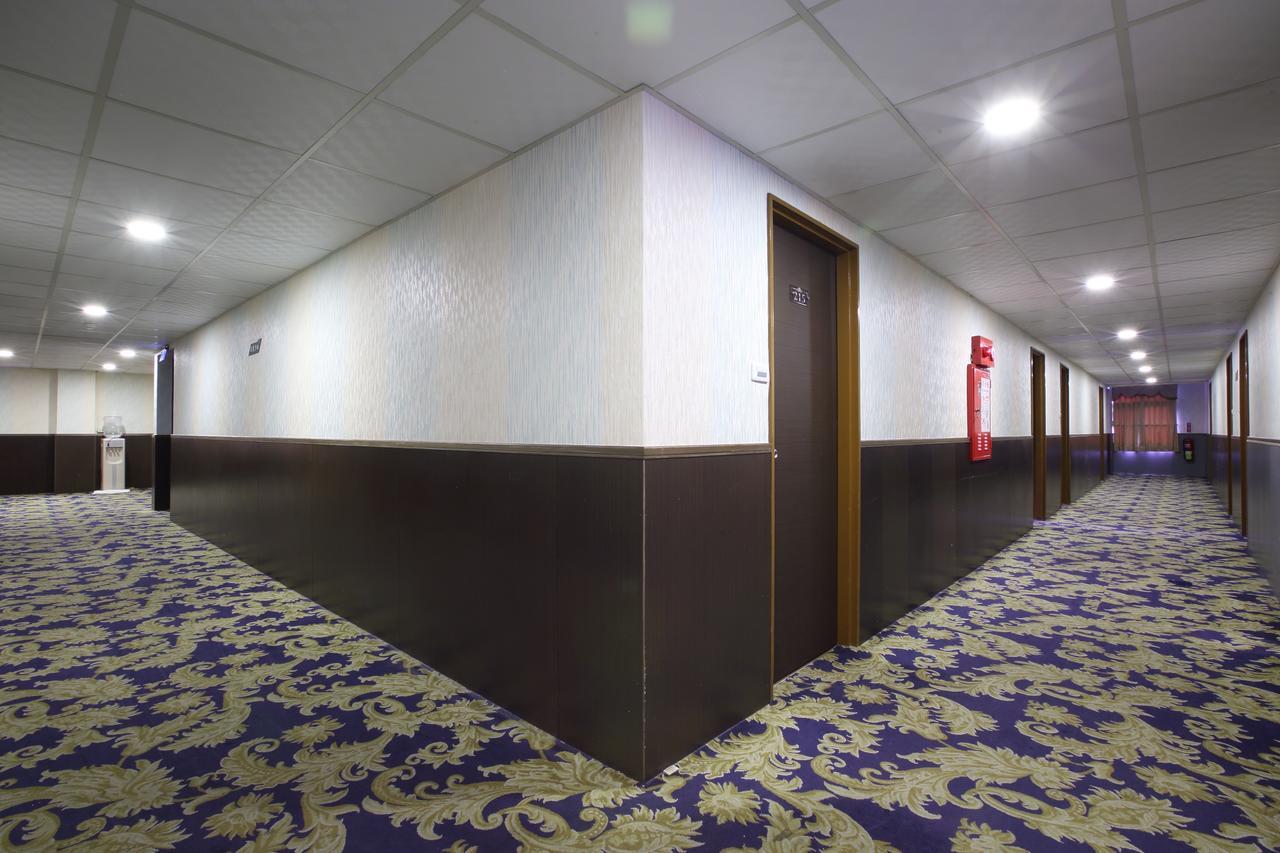 Chiayi Crown Hotel מראה חיצוני תמונה