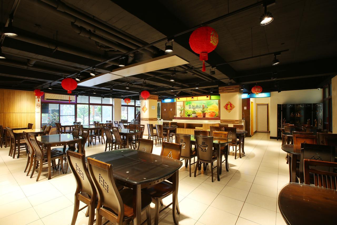 Chiayi Crown Hotel מראה חיצוני תמונה